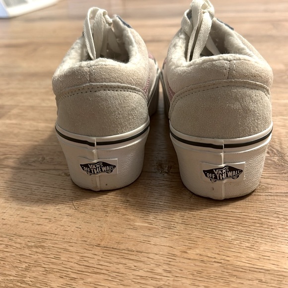 Vans - Picture 3 of 4